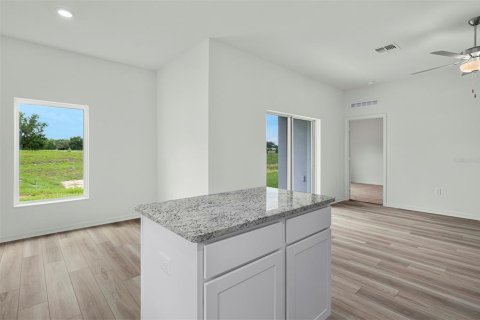House in Astatula, Florida 3 bedrooms, 130.16 sq.m. № 1850991 - photo 5