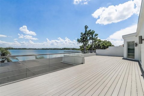 House in Orlando, Florida 6 bedrooms, 676.33 sq.m. № 2218827 - photo 4