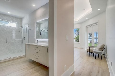 House in Orlando, Florida 6 bedrooms, 676.33 sq.m. № 2218827 - photo 13