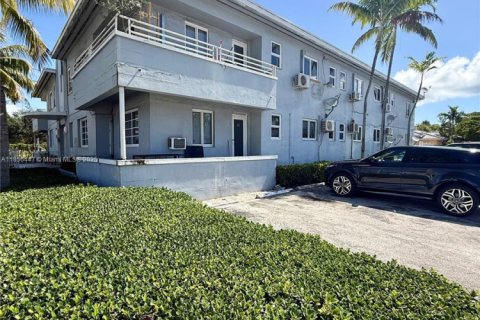Villa ou maison à louer à Miami, Floride: 1 chambre, 62.71 m2 № 1878630 - photo 1