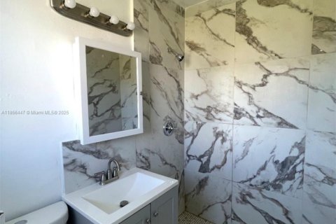 Villa ou maison à louer à Miami, Floride: 1 chambre, 62.71 m2 № 1878630 - photo 7