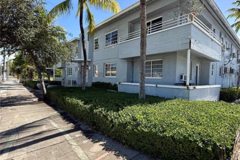 Villa ou maison à louer à Miami, Floride: 1 chambre, 62.71 m2 № 1878630 - photo 2