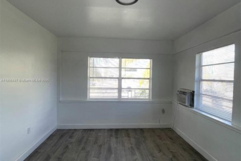 Villa ou maison à louer à Miami, Floride: 1 chambre, 62.71 m2 № 1878630 - photo 6