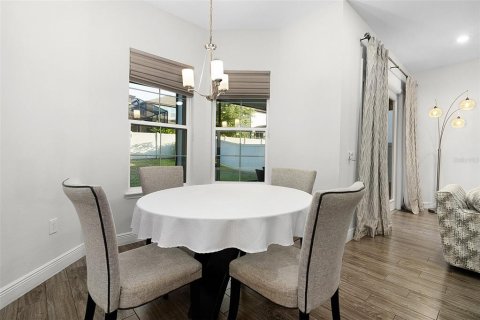 Villa ou maison à vendre à Winter Garden, Floride: 4 chambres, 318.93 m2 № 1723096 - photo 24