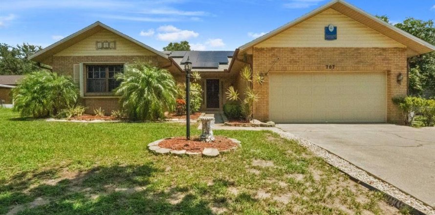 House in Lake Wales, Florida 2 bedrooms, 143.91 sq.m. № 1843090