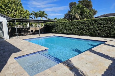 Casa en alquiler en Miami, Florida, 4 dormitorios, 206.34 m2 № 2023541 - foto 5