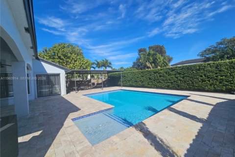 Casa en alquiler en Miami, Florida, 4 dormitorios, 206.34 m2 № 2023541 - foto 4