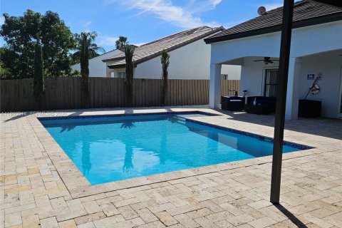 Casa en alquiler en Miami, Florida, 4 dormitorios, 206.34 m2 № 2023541 - foto 7