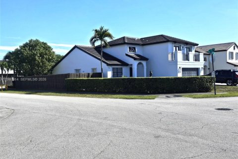 Casa en Miami, Florida 4 dormitorios, 206.34 m2 № 2023541