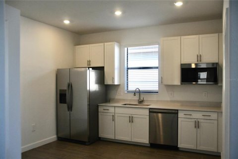 Casa en alquiler en Bradenton, Florida, 6 dormitorios, 359.25 m2 № 1536823 - foto 10