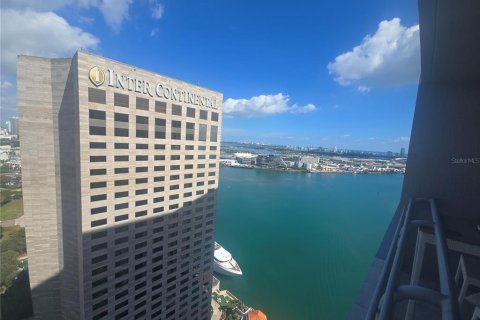 Condo in Miami, Florida, 2 bedrooms № 2205674 - photo 6