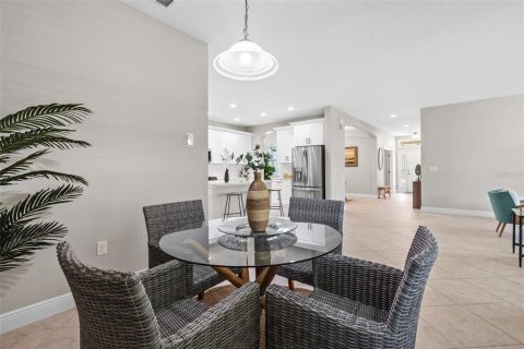 Casa en venta en Tampa, Florida, 5 dormitorios, 288.93 m2 № 1866404 - foto 27