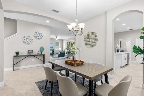 Casa en venta en Tampa, Florida, 5 dormitorios, 288.93 m2 № 1866404 - foto 16