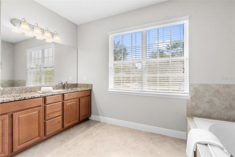Casa en venta en Tampa, Florida, 5 dormitorios, 288.93 m2 № 1866404 - foto 12