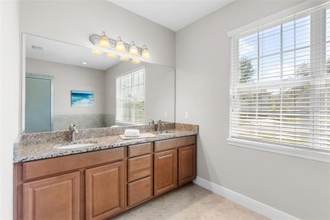 Casa en venta en Tampa, Florida, 5 dormitorios, 288.93 m2 № 1866404 - foto 13