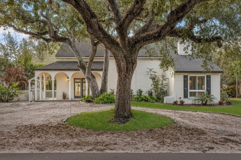 House in New Smyrna Beach, Florida 3 bedrooms, 358.32 sq.m. № 2110950