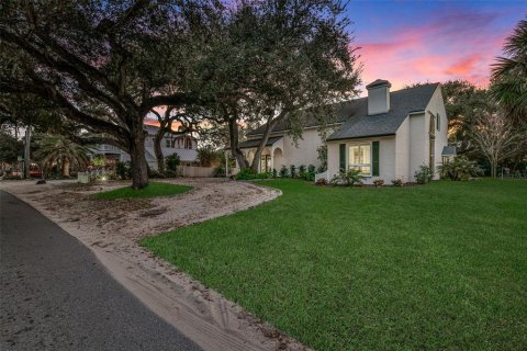 House in New Smyrna Beach, Florida 3 bedrooms, 358.32 sq.m. № 2110950 - photo 6