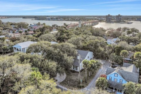 House in New Smyrna Beach, Florida 3 bedrooms, 358.32 sq.m. № 2110950 - photo 11