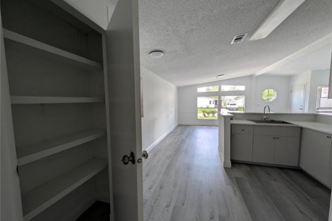Appartement à louer à Kissimmee, Floride: 2 chambres, 113.34 m2 № 2398430 - photo 12