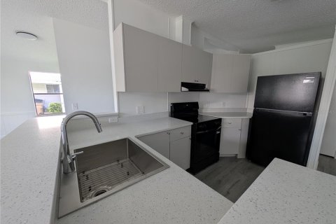 Appartement à louer à Kissimmee, Floride: 2 chambres, 113.34 m2 № 2398430 - photo 13
