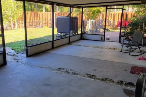 Villa ou maison à vendre à Sebring, Floride: 3 chambres № 2025101 - photo 19