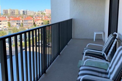 Copropriété à vendre à Clearwater, Floride: 2 chambres, 102.19 m2 № 2118272 - photo 2