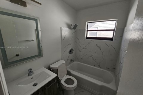 Снять в аренду квартиру в Холливуд, Флорида 46.45м2, № 1982011 - фото 7