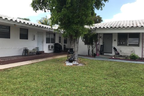 Снять в аренду квартиру в Холливуд, Флорида 46.45м2, № 1982011 - фото 1