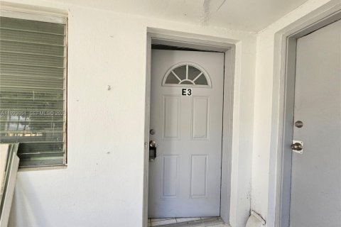 Снять в аренду квартиру в Холливуд, Флорида 46.45м2, № 1982011 - фото 10