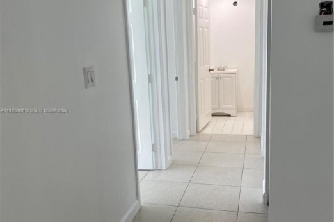 Condo in Doral, Florida, 3 bedrooms  № 1868012 - photo 16
