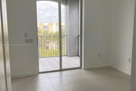 Condo in Doral, Florida, 3 bedrooms  № 1868012 - photo 17