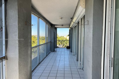 Condo in Doral, Florida, 3 bedrooms  № 1868012 - photo 6