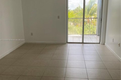 Condo in Doral, Florida, 3 bedrooms  № 1868012 - photo 12