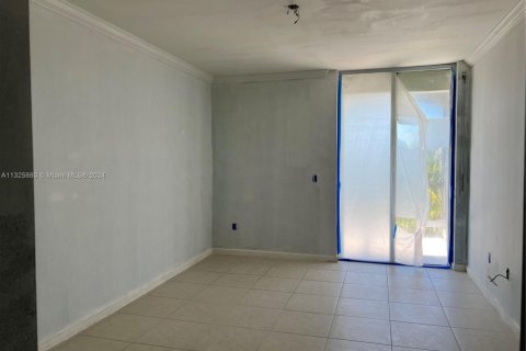 Condo in Doral, Florida, 3 bedrooms  № 1868012 - photo 8