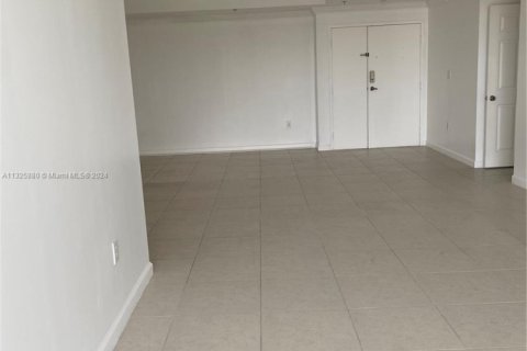 Condo in Doral, Florida, 3 bedrooms  № 1868012 - photo 15
