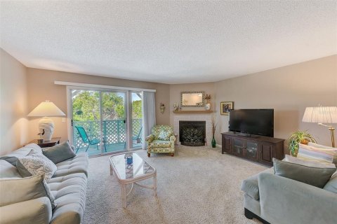 Townhouse in Indian Rocks Beach, Florida 3 bedrooms, 145.48 sq.m. № 1613702 - photo 10