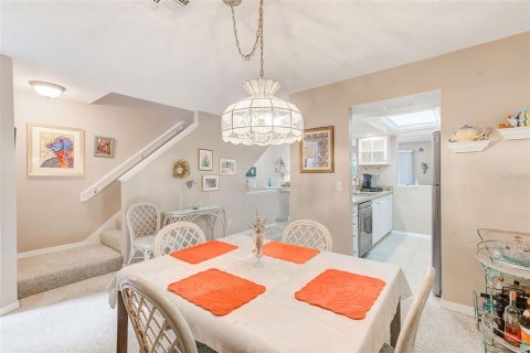 Townhouse in Indian Rocks Beach, Florida 3 bedrooms, 145.48 sq.m. № 1613702 - photo 12