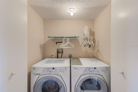 Townhouse in Indian Rocks Beach, Florida 3 bedrooms, 145.48 sq.m. № 1613702 - photo 28