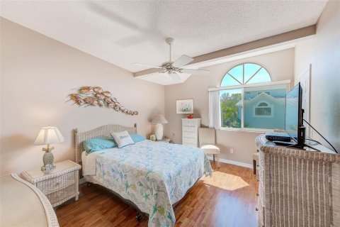 Townhouse in Indian Rocks Beach, Florida 3 bedrooms, 145.48 sq.m. № 1613702 - photo 18