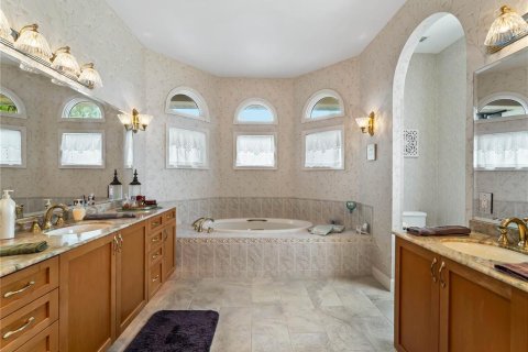House in Punta Gorda, Florida 4 bedrooms, 391.12 sq.m. № 2122980 - photo 28