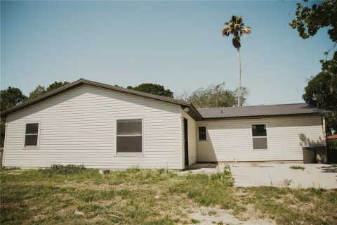 House in Ocala, Florida 3 bedrooms, 165.55 sq.m. № 2091944 - photo 22