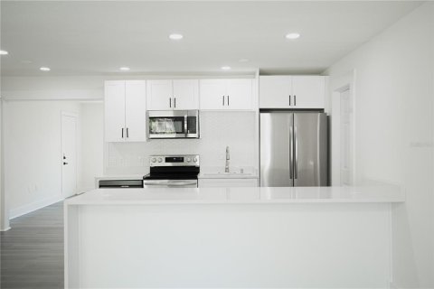 House in Ocala, Florida 3 bedrooms, 165.55 sq.m. № 2091944 - photo 4