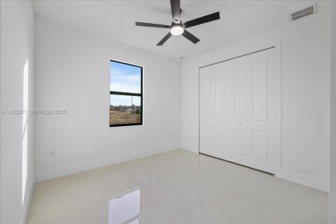 Villa ou maison à vendre à Lehigh Acres, Floride: 4 chambres, 145.86 m2 № 1976885 - photo 23