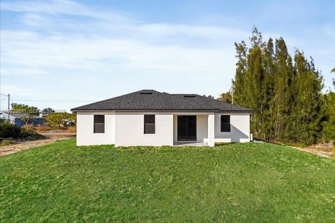 Villa ou maison à vendre à Lehigh Acres, Floride: 4 chambres, 145.86 m2 № 1976885 - photo 30