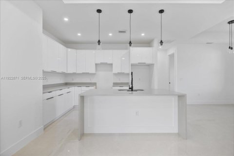 Villa ou maison à vendre à Lehigh Acres, Floride: 4 chambres, 145.86 m2 № 1976885 - photo 8