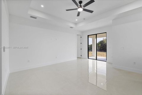 Villa ou maison à vendre à Lehigh Acres, Floride: 4 chambres, 145.86 m2 № 1976885 - photo 16