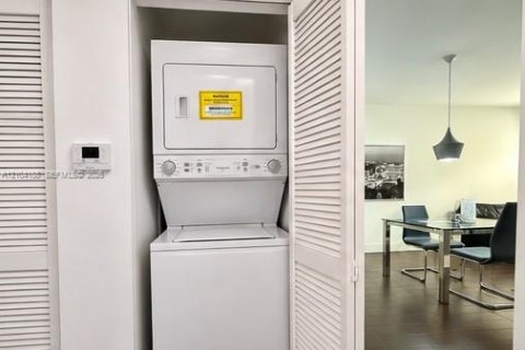 Copropriété à vendre à Miami, Floride: 2 chambres, 88.26 m2 № 2412920 - photo 19