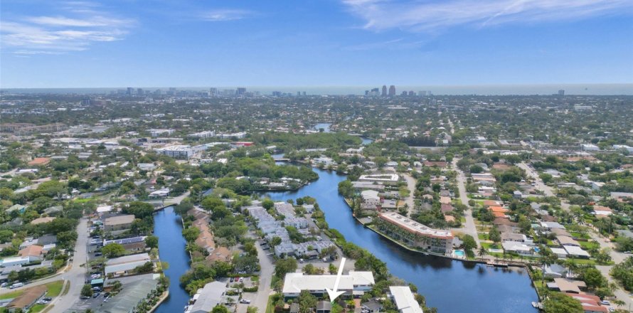 Townhouse in Wilton Manors, Florida 1 bedroom, 116.13 sq.m. № 1178656