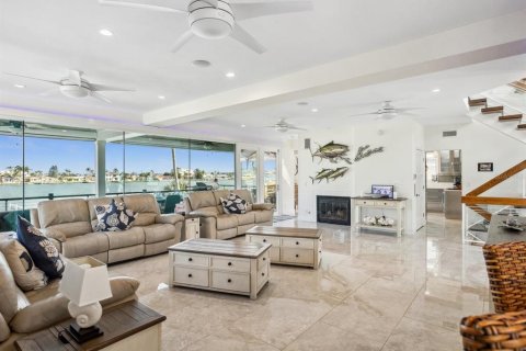 Casa en venta en Saint Pete Beach, Florida, 4 dormitorios, 324.14 m2 № 1657985 - foto 5