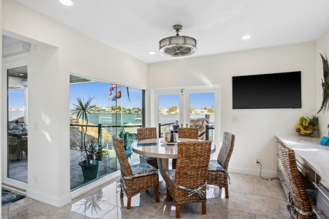 Casa en venta en Saint Pete Beach, Florida, 4 dormitorios, 324.14 m2 № 1657985 - foto 13